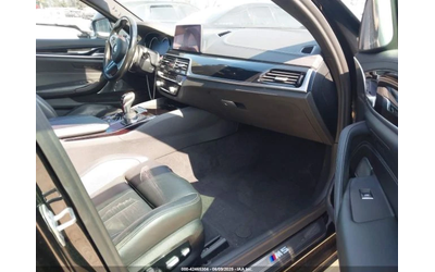 BMW M5 XDRIVE bowers & wilkins Видео на двигател Carfax - автомобили, коли, обяви за нови и употребявани 8