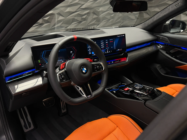 BMW M5 G90 Ceramic* B&W* Carbon* Ultimate Package - автомобили, коли, обяви за нови и употребявани 10