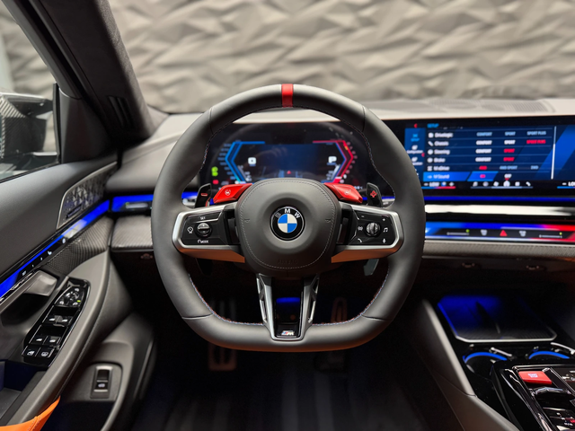 BMW M5 G90 Ceramic* B&W* Carbon* Ultimate Package - автомобили, коли, обяви за нови и употребявани 5