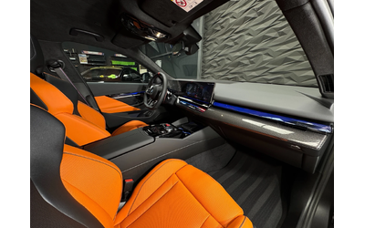 BMW M5 G90 Ceramic* B&W* Carbon* Ultimate Package - автомобили, коли, обяви за нови и употребявани 9