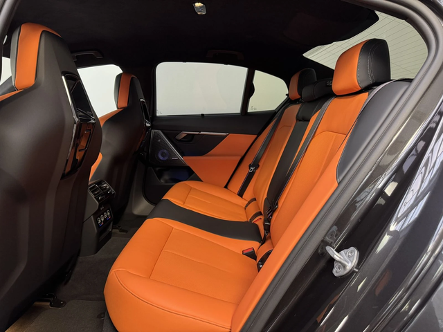 BMW M5 - автомобили, коли, обяви за нови и употребявани 7