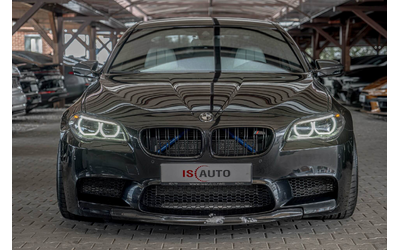 bmw-m5-4-4-v8-kamera-harman-kardon-obduhvane-karbon-soft-close - 0