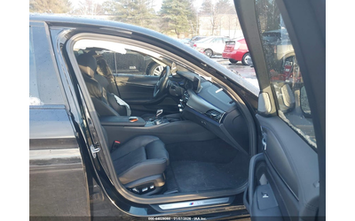 bmw-m5-4-4l-v-8-di-dohc-vvt-turbo-600hp-all-wheel-drive - 4