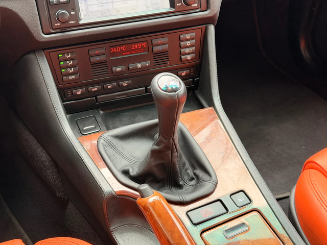 BMW M5 - автомобили, коли, обяви за нови и употребявани 12