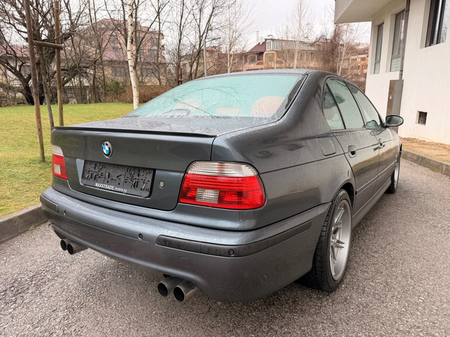 BMW M5 - автомобили, коли, обяви за нови и употребявани 6