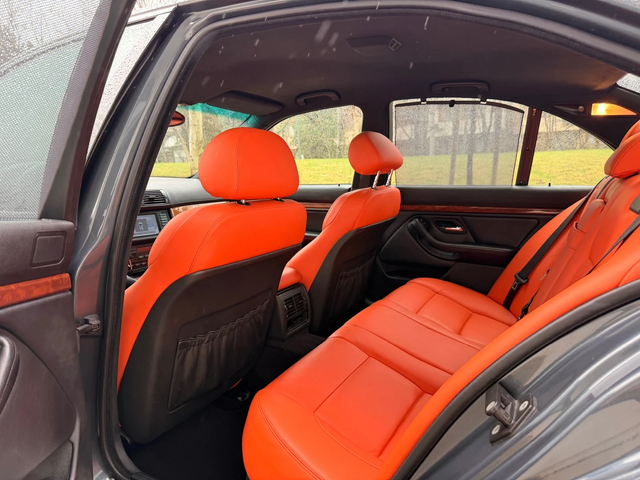 BMW M5 - автомобили, коли, обяви за нови и употребявани 9