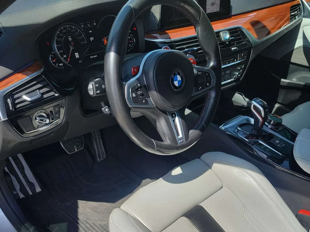 BMW M5 * Sedan * PANO* KEYLESS* ПОДГРЕВ* - автомобили, коли, обяви за нови и употребявани 4