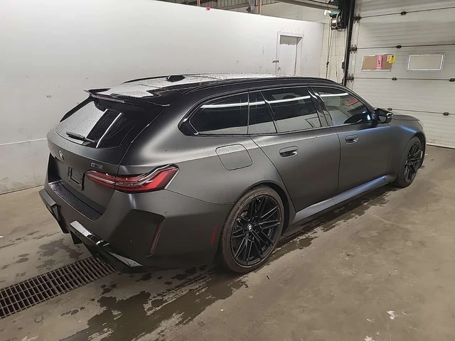 BMW M5 TOURING| B&W| SKY LOUNGE| HUD| 2 КЛЮЧА| - автомобили, коли, обяви за нови и употребявани 2