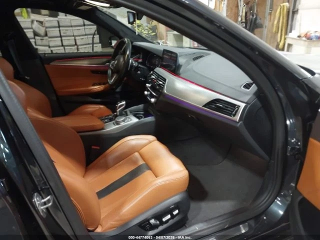 BMW M5 COMPETITION| CARBON CERAMIC| SOFT-CLOSE| MASSAGE| - автомобили, коли, обяви за нови и употребявани 6