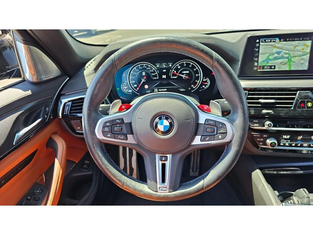 BMW M5 ДИСТРОНИК* BOWERS&WILLKINS* ОБДУХВАНЕ* 360* - автомобили, коли, обяви за нови и употребявани 5