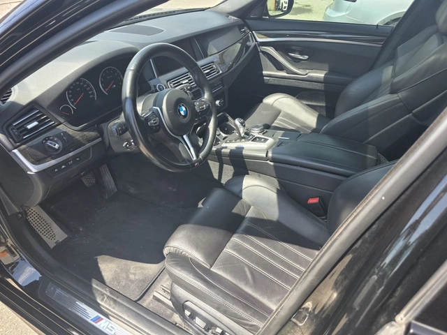 BMW M5 HARMAN KARDON* КОЖА* ПОДГРЕВ* КАМЕРА* ШИБИДАХ* LED - автомобили, коли, обяви за нови и употребявани 4