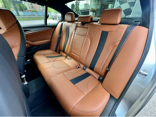 BMW M5 Competition xDrive B&W - автомобили, коли, обяви за нови и употребявани 10