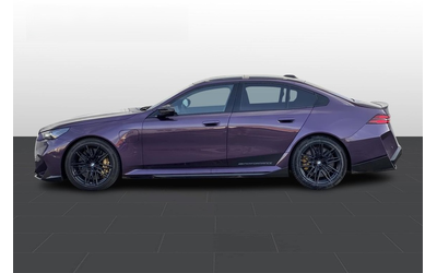 bmw-m5-m5-4-4-hybrid-m-performance - 3