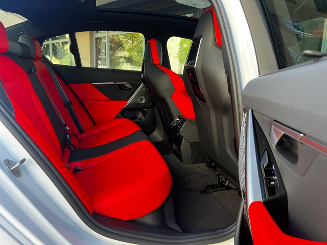 BMW M5 M5 4.4 Hybrid xDrive - автомобили, коли, обяви за нови и употребявани 9