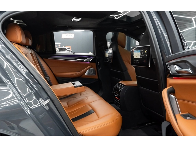 BMW M5 M5 4.4. xDrive - автомобили, коли, обяви за нови и употребявани 8