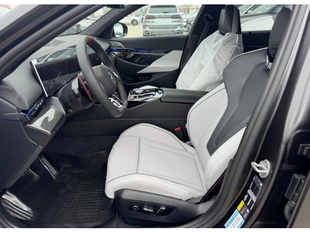 BMW M5 M5 Touring xDrive - автомобили, коли, обяви за нови и употребявани 4