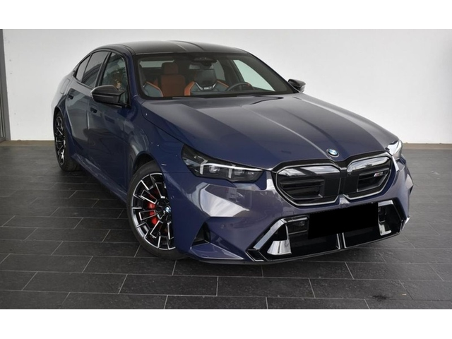 BMW M5 M5 xDrive - автомобили, коли, обяви за нови и употребявани 0