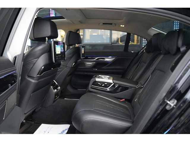 BMW M760 M760 Li xDrive Exclusive - автомобили, коли, обяви за нови и употребявани 12