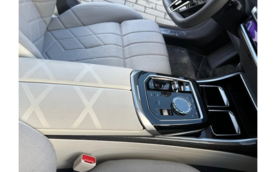 BMW M760e M760e Plug-in Hybrid xDrive - автомобили, коли, обяви за нови и употребявани 15