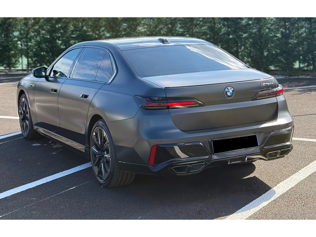 BMW M760e M760e Plug-in Hybrid xDrive - автомобили, коли, обяви за нови и употребявани 3