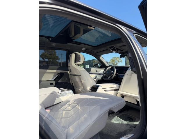 BMW M760e M760e Plug-in Hybrid xDrive - автомобили, коли, обяви за нови и употребявани 8