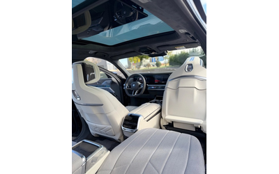 BMW M760e M760e Plug-in Hybrid xDrive - автомобили, коли, обяви за нови и употребявани 9