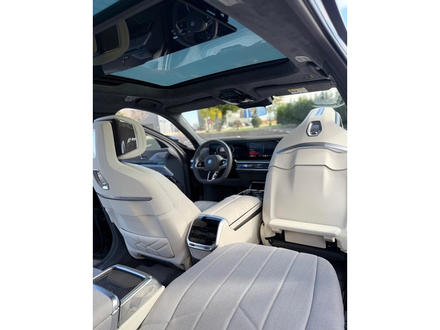 BMW M760e M760e Plug-in Hybrid xDrive - автомобили, коли, обяви за нови и употребявани 9