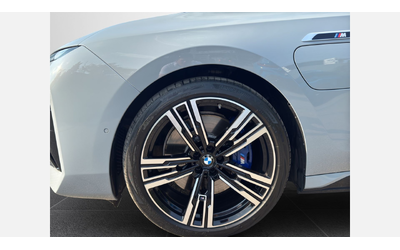 bmw-m760e-xdrive - 4