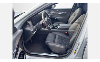 bmw-m760e-xdrive - 5