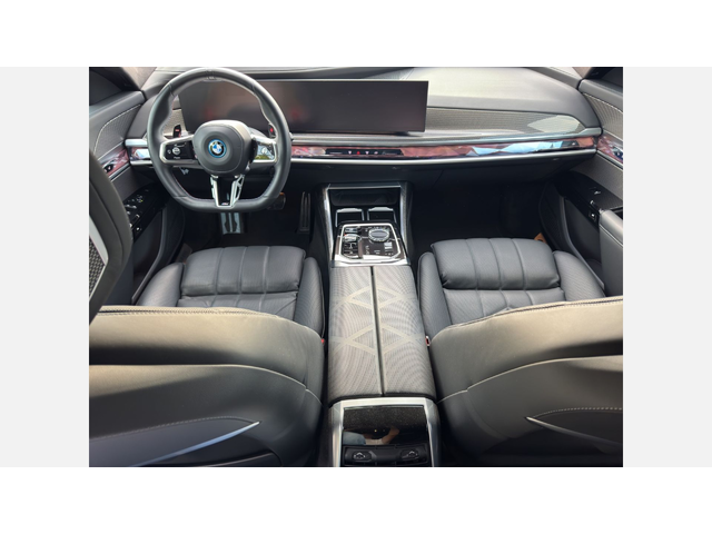 BMW M760e xDrive - автомобили, коли, обяви за нови и употребявани 6