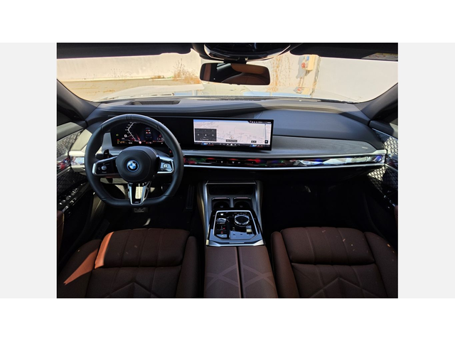 BMW M760e xDrive - автомобили, коли, обяви за нови и употребявани 6