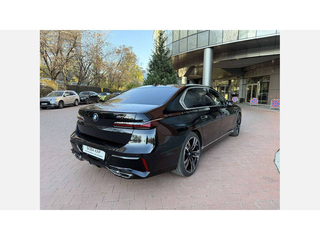 BMW M760e xDrive Седан - автомобили, коли, обяви за нови и употребявани 4