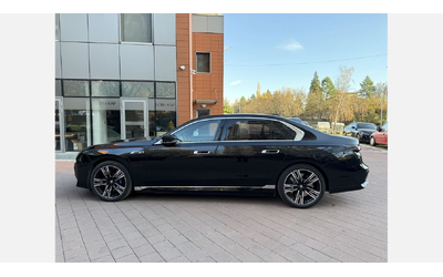 BMW M760e xDrive Седан - автомобили, коли, обяви за нови и употребявани 7