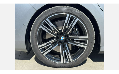 bmw-m760e-xdrive-sedan - 4