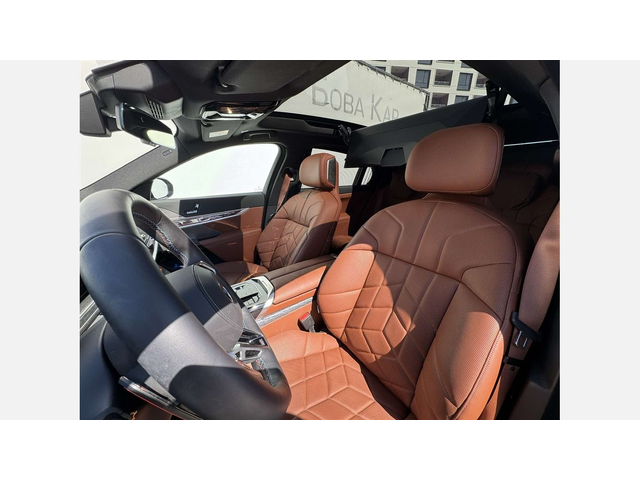 BMW M760e xDrive Sedan - автомобили, коли, обяви за нови и употребявани 8