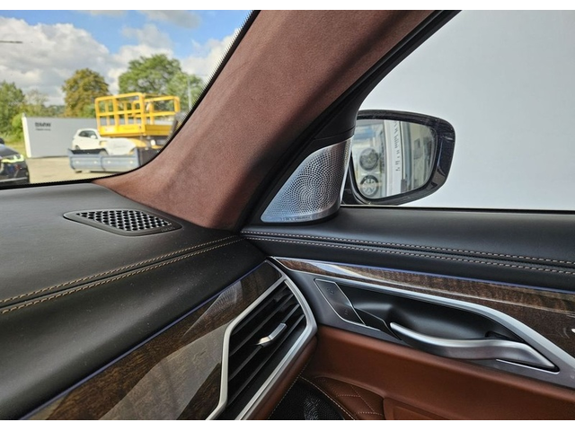 BMW M760Li M760Li xDrive - автомобили, коли, обяви за нови и употребявани 10