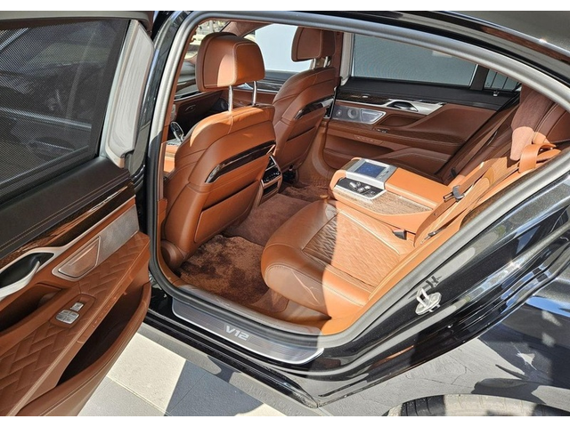 BMW M760Li M760Li xDrive - автомобили, коли, обяви за нови и употребявани 13