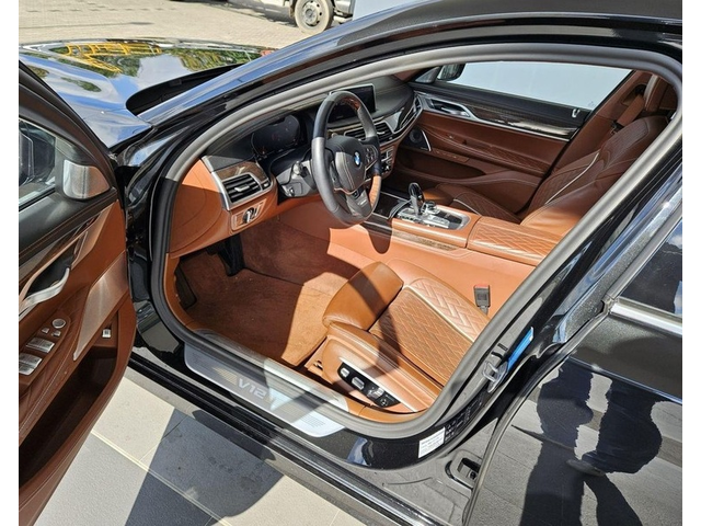 BMW M760Li M760Li xDrive - автомобили, коли, обяви за нови и употребявани 6