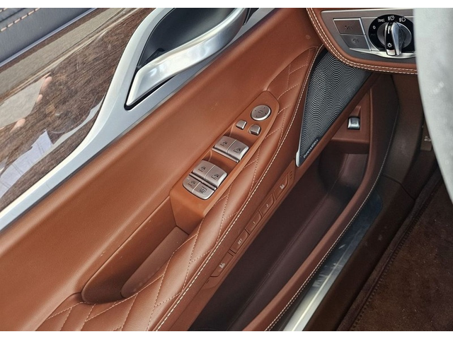 BMW M760Li M760Li xDrive - автомобили, коли, обяви за нови и употребявани 7