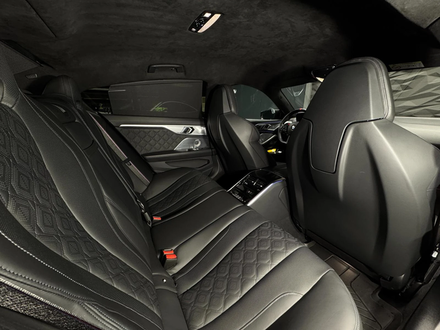 BMW M8 Competition* Facelift* Akrapovic* B&W * HeadUp 950 - автомобили, коли, обяви за нови и употребявани 8