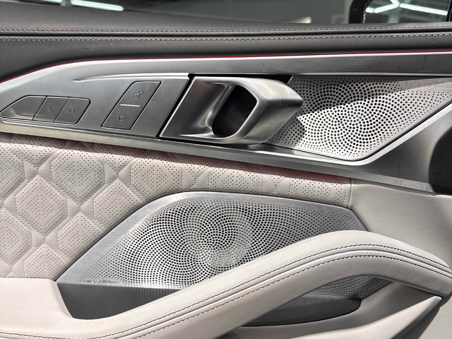BMW M8 4.4L 8cyl AWD - автомобили, коли, обяви за нови и употребявани 13