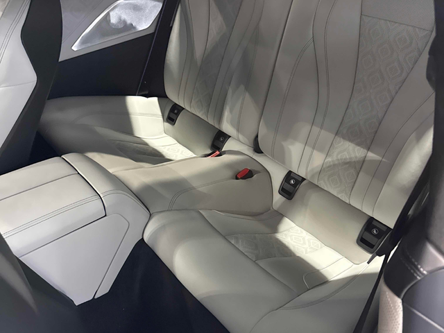 BMW M8 4.4L 8cyl AWD - автомобили, коли, обяви за нови и употребявани 16