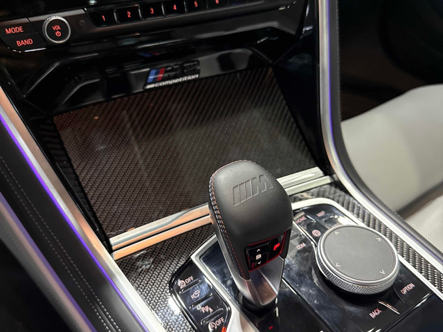 BMW M8 4.4L 8cyl AWD - автомобили, коли, обяви за нови и употребявани 9