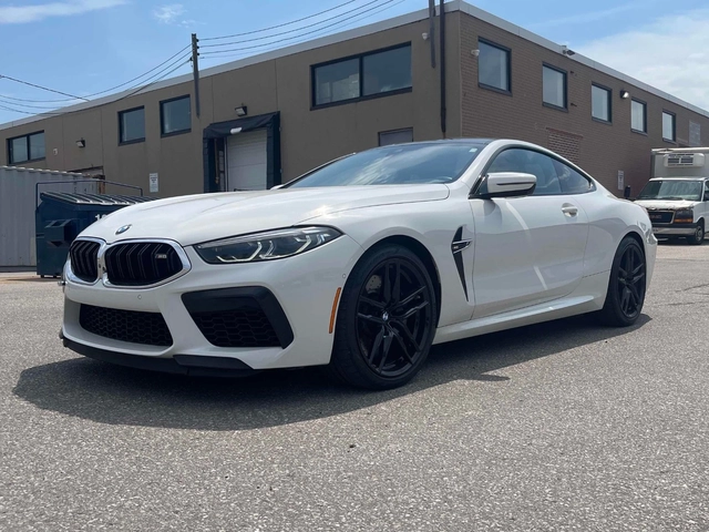 BMW M8 CARBON* ПОДГРЕВ* ОБДУХВАНЕ* HARMAN KARDON* HUD* - автомобили, коли, обяви за нови и употребявани 0