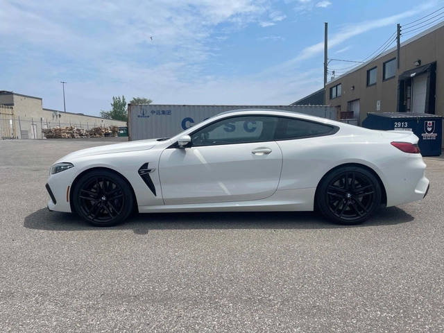 BMW M8 CARBON* ПОДГРЕВ* ОБДУХВАНЕ* HARMAN KARDON* HUD* - автомобили, коли, обяви за нови и употребявани 1
