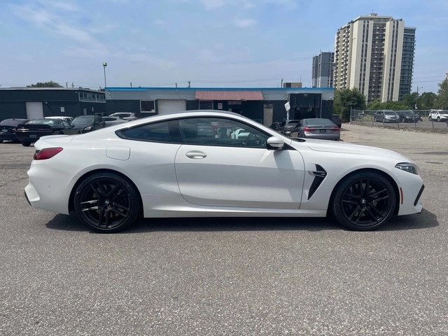 BMW M8 CARBON* ПОДГРЕВ* ОБДУХВАНЕ* HARMAN KARDON* HUD* - автомобили, коли, обяви за нови и употребявани 2