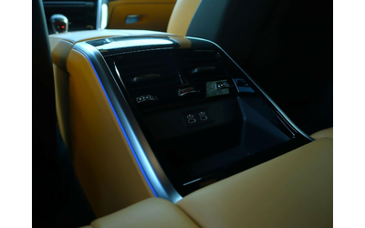 BMW M8 Competition/GrandCoupe/Bower&Wilkins/Камера 360/HuD/Керамика - автомобили, коли, обяви за нови и употребявани 12