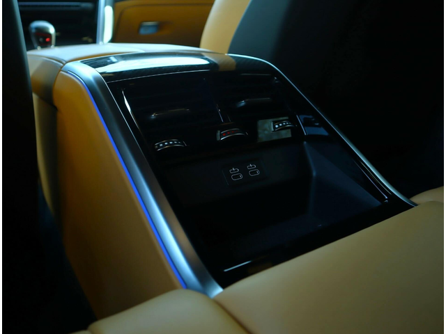 BMW M8 Competition/GrandCoupe/Bower&Wilkins/Камера 360/HuD/Керамика - автомобили, коли, обяви за нови и употребявани 12