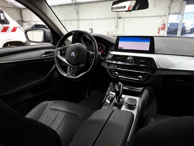 BMW Серия 5 520d (190 кс) Steptronic - автомобили, коли, обяви за нови и употребявани 4