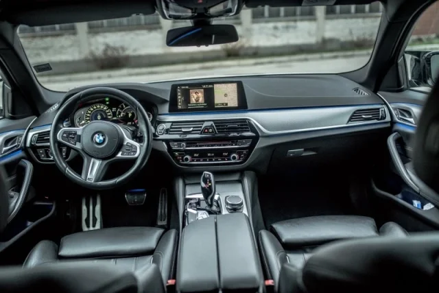 BMW Серия 5 520i (184 кс) Steptronic - автомобили, коли, обяви за нови и употребявани 4